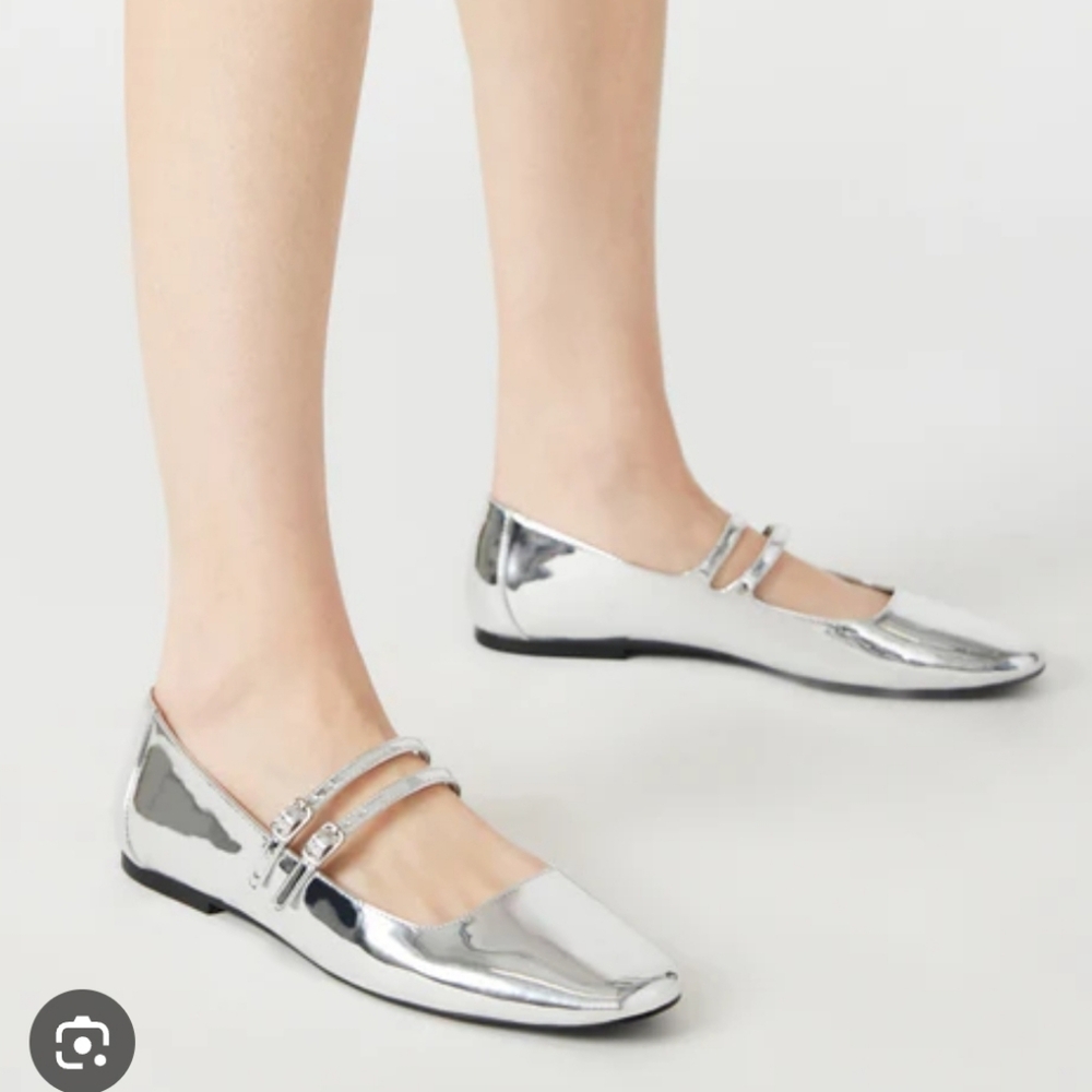Steve Madden Shiny Silver Flats